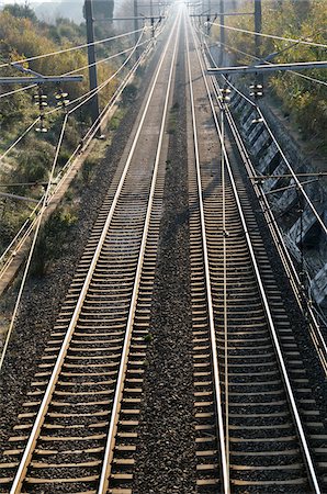 ferrocarriles - Train Tracks, Montpellier, Languedoc-Roussillon, France Foto de stock - Con derechos protegidos, Código: 700-05855256