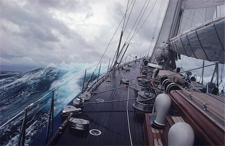 Yacht Endeavour Sailing Through Stormy Seas, Atlantic Ocean Foto de stock - Con derechos protegidos, Código: 700-05947858