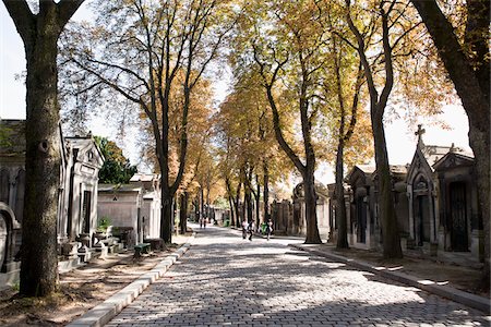 photos of roads in the fall - France, Paris, Pere Lachaise Cemetery Stock Photo - Rights-Managed, Code: 700-05948069