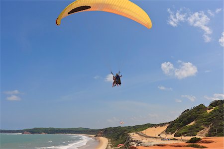 Paraglider Over Cacimbinhas Beach, Pipa, Rio Grande do Norte, Brazil Foto de stock - Con derechos protegidos, Código: 700-05948090