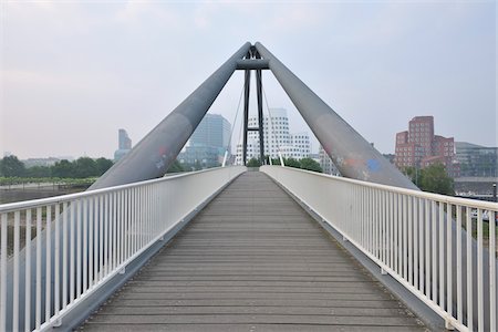foot bridge and nobody - Bridge, Dusseldorf, North Rhine Westphalia, Germany Stock Photo - Rights-Managed, Code: 700-05948180