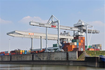 ship with containers - Harbour, Duisburg, North Rhine Westphalia, Germany Stock Photo - Rights-Managed, Code: 700-05948218