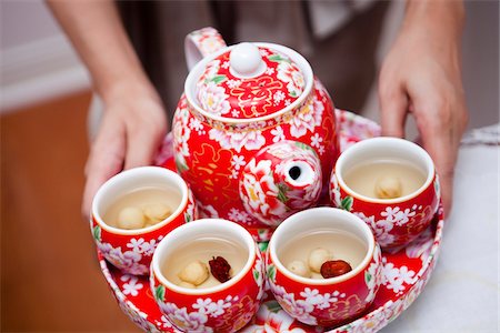 Service à thé dans le cadre de la cérémonie de mariage chinois Photographie de stock - Rights-Managed, Code: 700-05948276
