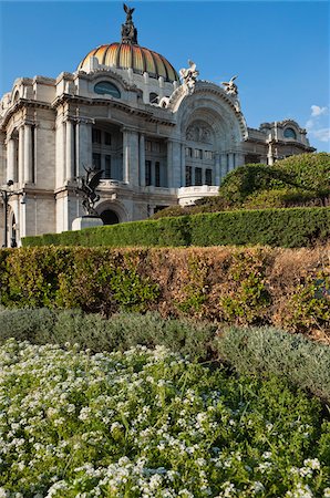 platebandes de fleur - Palacio de Bellas Artes, Mexico, Mexique Photographie de stock - Rights-Managed, Code: 700-05974095