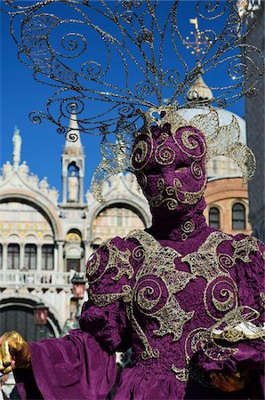 simsearch:700-05973352,k - Frau im Kostüm im Karneval, Venedig, Italien Stockbilder - Lizenzpflichtiges, Bildnummer: 700-05973351