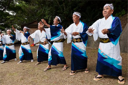 Fête villageoise locale, Site du château de Akakina, Village Akakina, Amami Oshima, îles Amami, préfecture de Kagoshima, Japon Photographie de stock - Rights-Managed, Code: 700-05973985