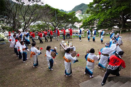 ritual - Fête villageoise locale, Site du château de Akakina, Village Akakina, Amami Oshima, îles Amami, préfecture de Kagoshima, Japon Photographie de stock - Rights-Managed, Code: 700-05973983