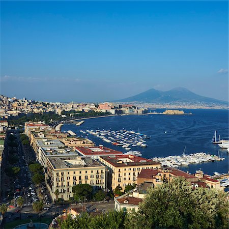 View of Mount Vesuvius from Posillipo, Naples, Campania, Italy Foto de stock - Con derechos protegidos, Código: 700-06009142