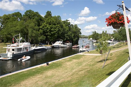 emplazamiento histórico nacional - Boats at Lock 32, Bobcaygeon, Ontario, Canada Foto de stock - Con derechos protegidos, Código: 700-06037911