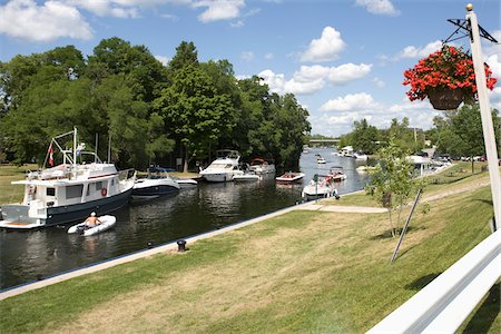 Boats at Lock 32, Bobcaygeon, Ontario, Canada Foto de stock - Direito Controlado, Número: 700-06037911