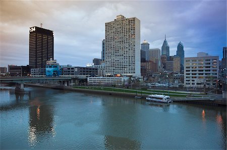 río delaware - Cityscape, Philadelphia, Pennsylvania, USA Foto de stock - Con derechos protegidos, Código: 700-06109801