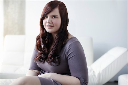 seated fat woman - Portrait de femme à la maison Photographie de stock - Rights-Managed, Code: 700-06144786