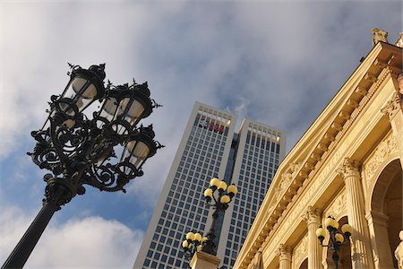 frankfurt - Old Opera House, Opernturm, and Street Lamp, Frankfurt am Main, Hesse, Germany Foto de stock - Con derechos protegidos, Código: 700-06144826