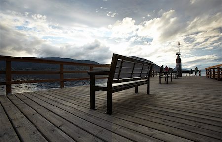 Bancs sur le quai, le lac Okanagan, Penticton, Colombie-Britannique, Canada Photographie de stock - Rights-Managed, Code: 700-06144886