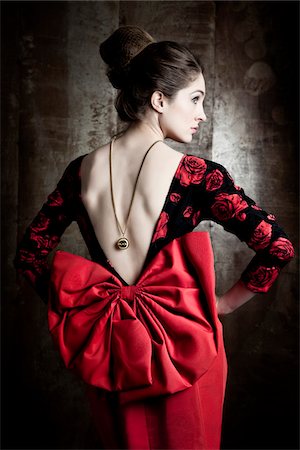 rear - Portrait of Woman Wearing Red Dress Foto de stock - Con derechos protegidos, Código: 700-06145091