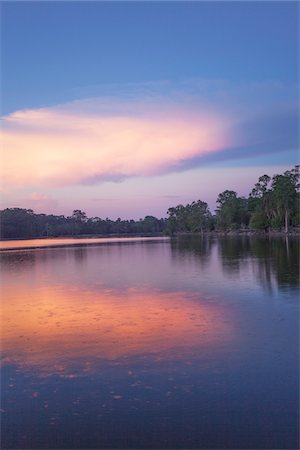 Coucher de soleil sur le lac ornemental au Temple d'Angkor, Siem Reap, Cambodge Photographie de stock - Rights-Managed, Code: 700-06199242