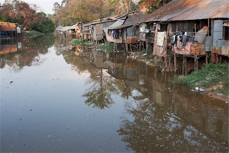 environmental pollution - Pile Dwellings, Siem Reap, Cambodia Foto de stock - Con derechos protegidos, Código: 700-06199252