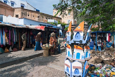 simsearch:700-06334588,k - Souvenir-Shops in der Kasbah, Chefchaouen, Provinz Chefchaouen, Tanger-Tetouan Region, Marokko Stockbilder - Lizenzpflichtiges, Bildnummer: 700-06334575