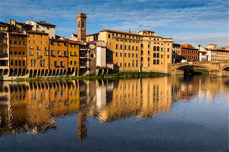 ponte santa trinita - Bâtiments à côté de la rivière Arno, Florence, Toscane, Italie Photographie de stock - Rights-Managed, Code: 700-06334663