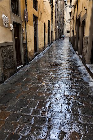 pluie - Mouiller les rue pavées, Florence, Toscane, Italie Photographie de stock - Rights-Managed, Code: 700-06334757