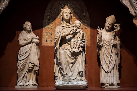 statues jesus mary - Statues in Museum of Basilica di Santa Maria del Fiore, Florence, Tuscany, Italy Stock Photo - Rights-Managed, Code: 700-06334784