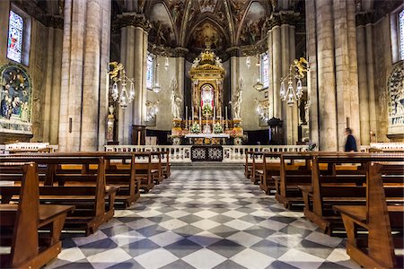 Interior of Arezzo Cathedral, Arezzo, Tuscany, Italy Foto de stock - Con derechos protegidos, Código: 700-06367979