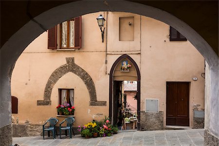 potted plants italy - Archway, Chiusi, Siena Province, Tuscany, Italy Stock Photo - Rights-Managed, Code: 700-06368021