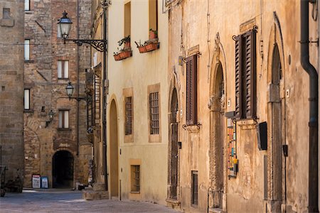 residential home facade - Building Facades, Volterra, Tuscany, Italy Stock Photo - Rights-Managed, Code: 700-06368135