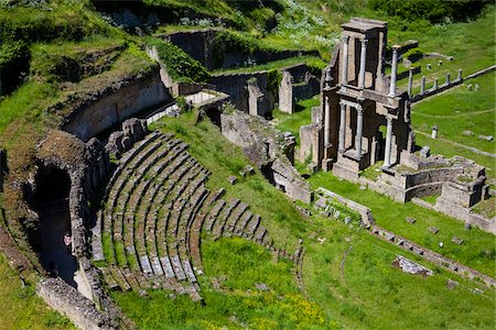 Übersicht über die Ruinen der römischen Theater, Volterra, Toskana, Italien Stockbilder - Lizenzpflichtiges, Bildnummer: 700-06368139