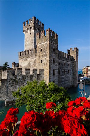 Scaliger Castle, Sirmione, Brescia, Lombardy, Italy Foto de stock - Con derechos protegidos, Código: 700-06368183