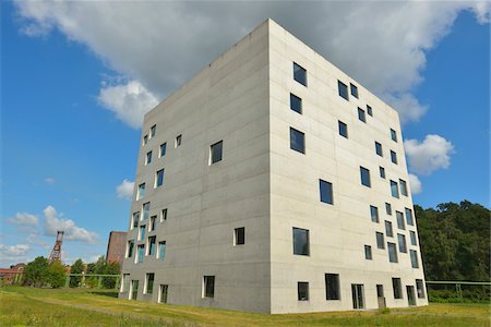 Bâtiment de Saana, Zeche Zollverein, Essen, bassin de la Ruhr, Rhénanie du Nord-Westphalie, Allemagne Photographie de stock - Rights-Managed, Code: 700-06368439