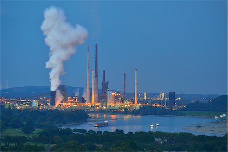 Steel Mill and Rhine River, Duisburg, Ruhr Basin, North Rhine-Westphalia, Germany Foto de stock - Con derechos protegidos, Código: 700-06368459