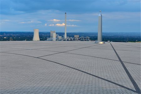 ruhr - Cadran solaire et usine, Halde Hoheward, Herten, Recklinghausen, bassin de la Ruhr, Rhénanie du Nord-Westphalie, Allemagne Photographie de stock - Rights-Managed, Code: 700-06368480