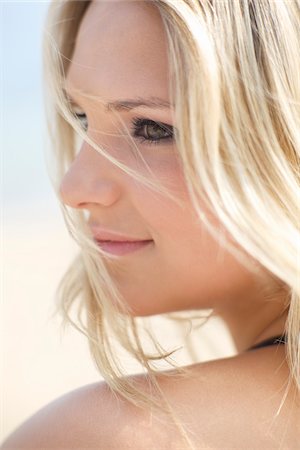 side (the side of) - Close-Up of Young Woman Foto de stock - Con derechos protegidos, Código: 700-06383794