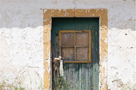 pintura desconchada - Close-Up of Weathered Door Foto de stock - Con derechos protegidos, Código: 700-06397577