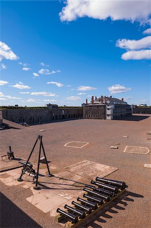 fort george - Overview of Parade Grounds with Cannons at Fort George, Citadel Hill, Halifax, Nova Scotia, Canada Photographie de stock - Rights-Managed, Code: 700-06439158