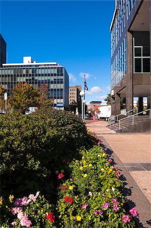 simsearch:700-06439170,k - City Square with Flower Beds, Halifax, Nova Scotia, Canada Photographie de stock - Rights-Managed, Code: 700-06439153