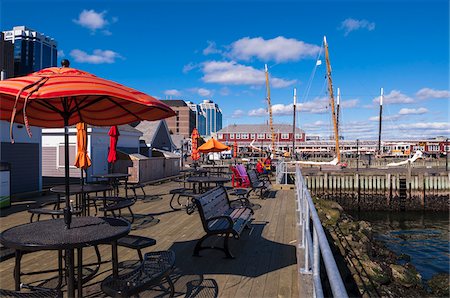 sombrilla para exteriores - Waterfront Tables and Benches at Halifax Harbor, Halifax, Nova Scotia, Canada, Foto de stock - Con derechos protegidos, Código: 700-06439184