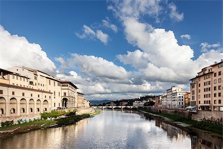 View of Arno River, Florence, Tuscany, Italy Photographie de stock - Rights-Managed, Code: 700-06465391