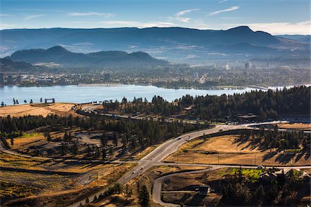 Kelowna from Across Lake Okanagan, Kelowna, British Columbia, Okanagan Valley, Canada Photographie de stock - Rights-Managed, Code: 700-06465416