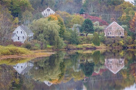 Houses with Lakefront, Maine, USA Stock Photo - Rights-Managed, Code: 700-06465728