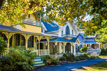 Row of Cottages in Wesleyan Grove, Camp Meeting Association Historical Area, Oak Bluffs, Martha's Vineyard, Massachusetts, USA Foto de stock - Con derechos protegidos, Código: 700-06465761