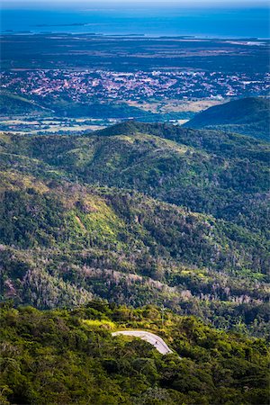 Overview of Forest Covered Mountains Looking Towards City, Trinidad, Cuba Foto de stock - Con derechos protegidos, Código: 700-06465999