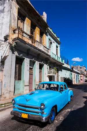 Old Blue Classic Car in front of Buildings, Havana, Cuba Foto de stock - Con derechos protegidos, Código: 700-06486579