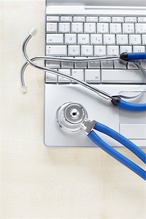 stethoskop - Still Life of Laptop and Stethoscope Photographie de stock - Rights-Managed, Code: 700-06701940