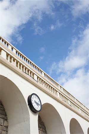 detail in architecture - Low Angle View of Clock on Building, Biarritz, Pyrenees-Atlantiques, Aquitaine, France Photographie de stock - Rights-Managed, Code: 700-06714087