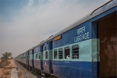 schienenweg - Train in Thar Desert, Rajasthan, India Stockbilder - Lizenzpflichtiges, Bildnummer: 700-06786708