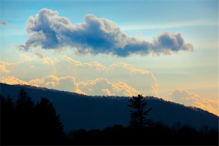 Cloudscape and Mountains, Asheville, North Carolina, USA Stockbilder - Lizenzpflichtiges, Bildnummer: 700-06786898