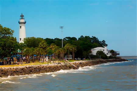 St Simons island Lighthouse and Rocky Shoreline, St Simons Island, Brunswick, Georgia Foto de stock - Con derechos protegidos, Código: 700-06819385