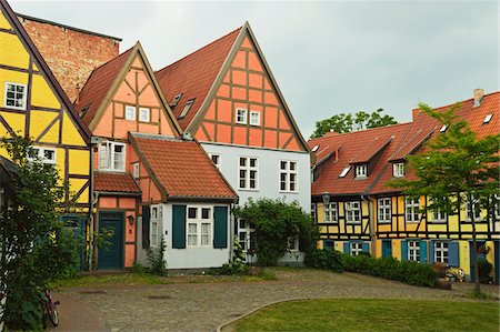 fachwerk - Scene in historic old town of Stralsund, Mecklenburg-Vorpommern, Germany, Europe Stockbilder - Lizenzpflichtiges, Bildnummer: 700-06894780